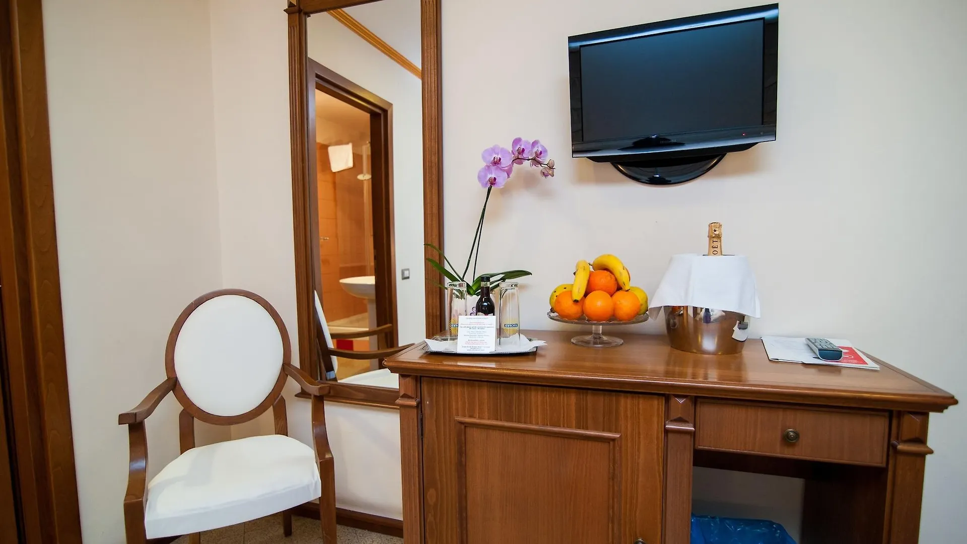 Hotel Decebal Bucharest