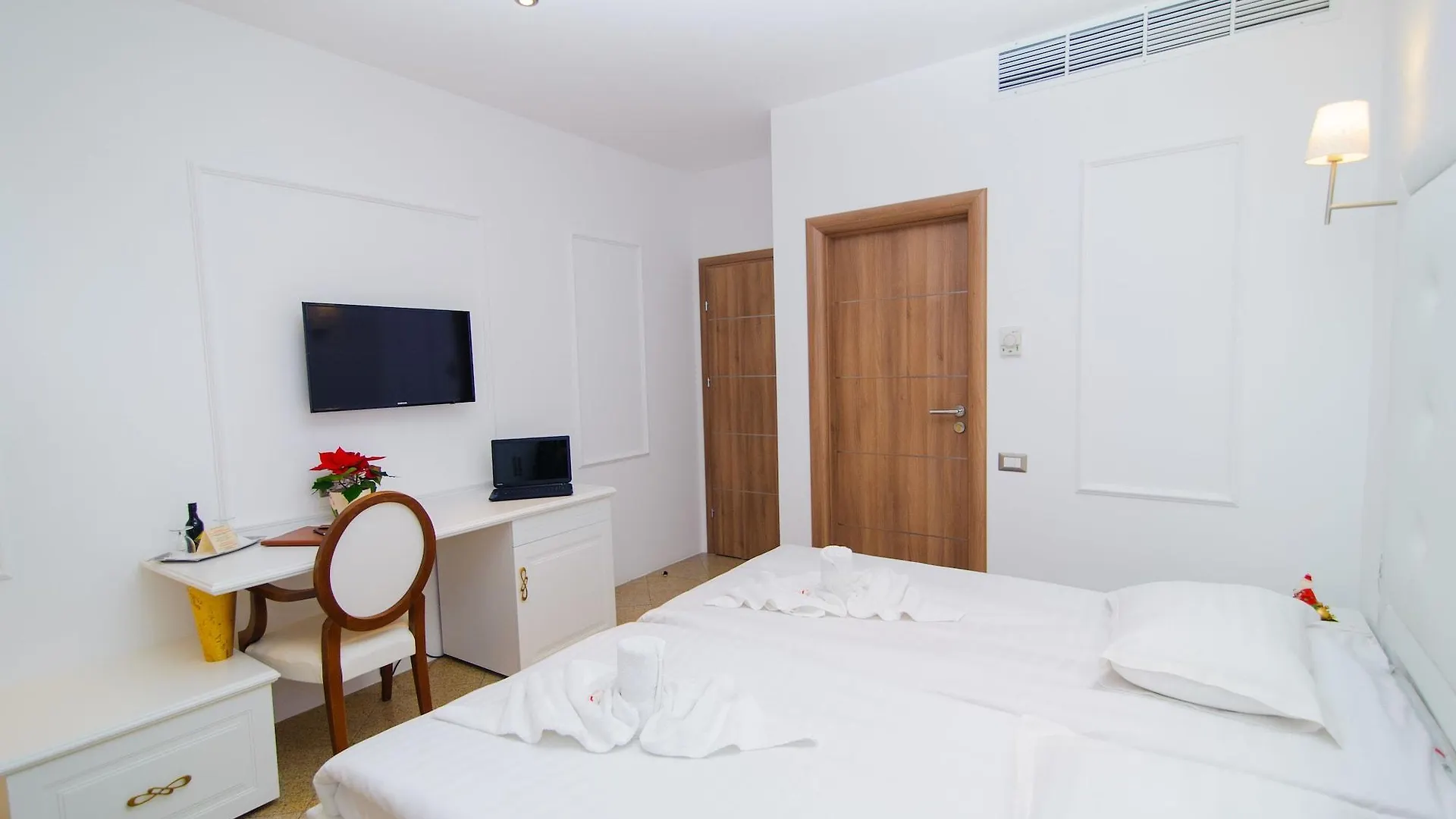Hotel Decebal Bucharest