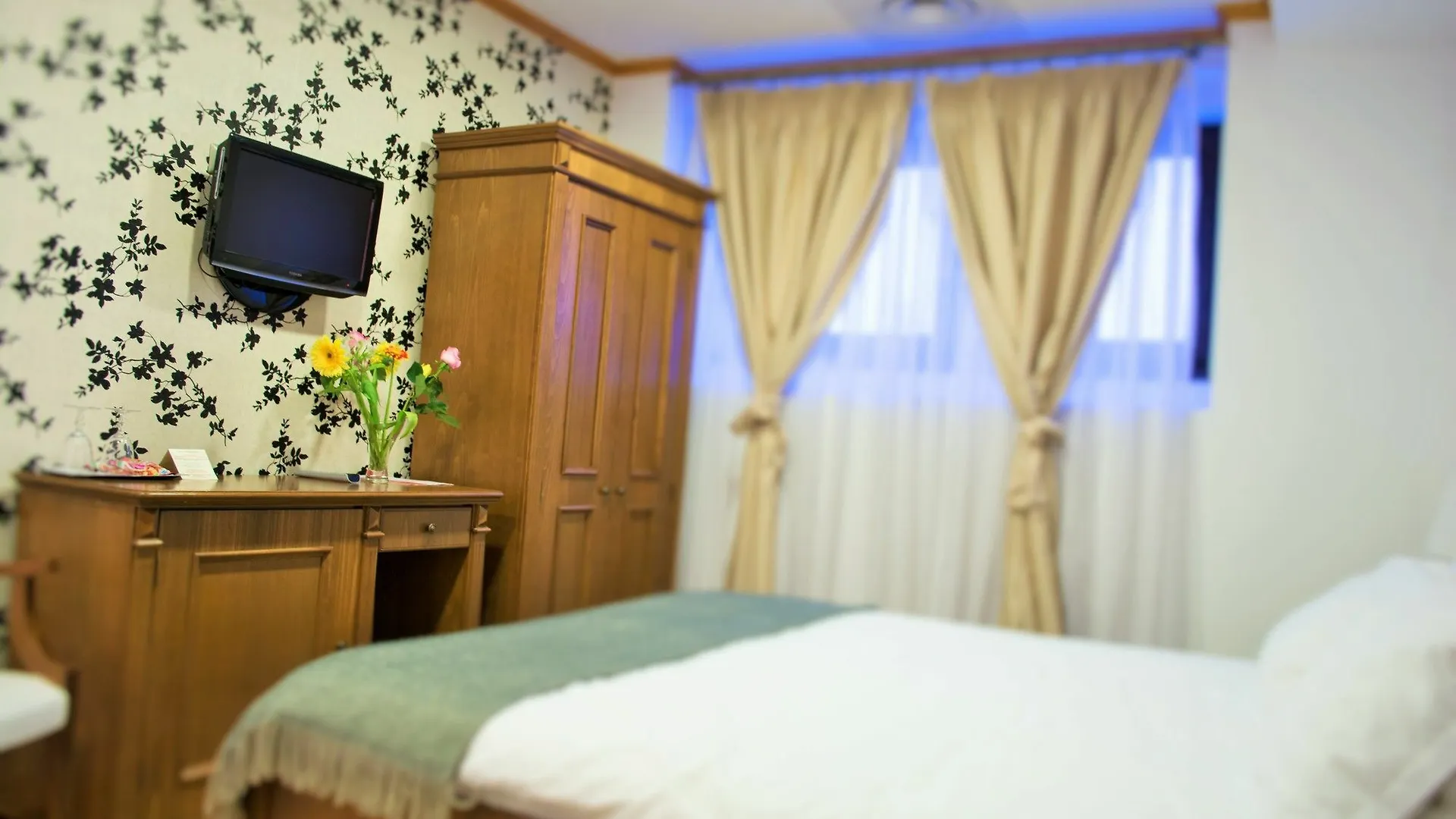 ****  Hotel Decebal Bucharest Romania