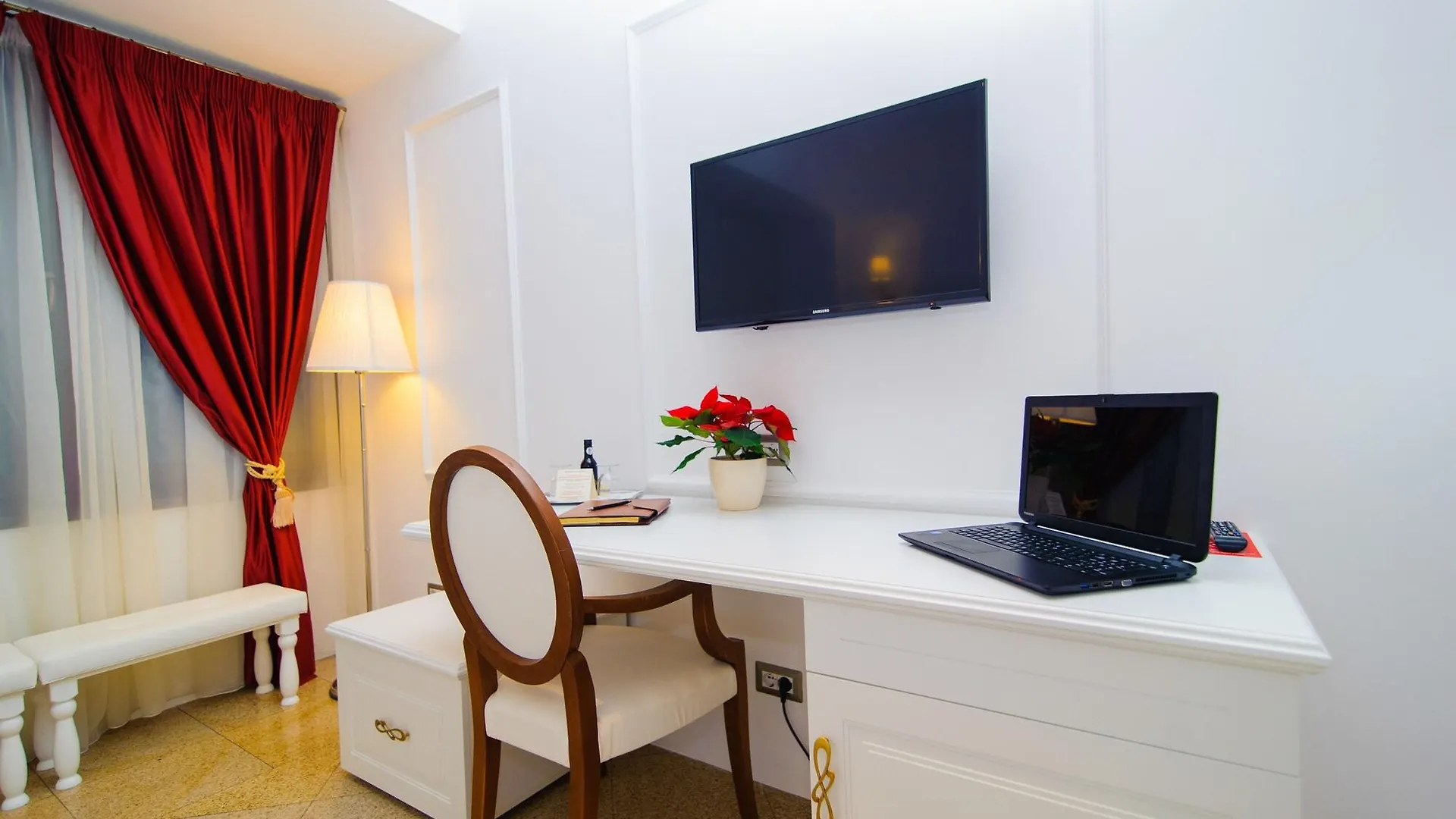 Hotel Decebal Bucharest Romania
